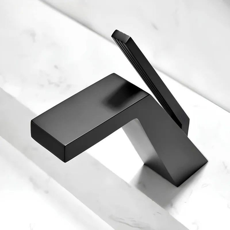 Robinet de lavabo design épuré