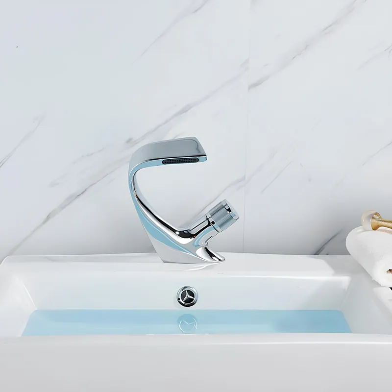 Robinet lavabo à bec cascade
