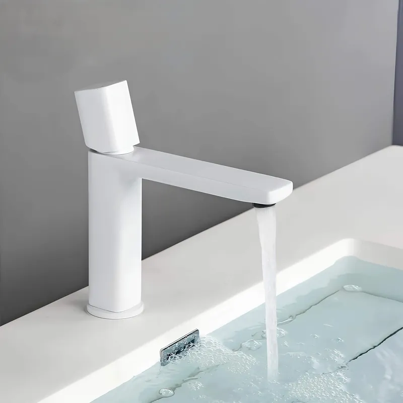 Robinet lavabo mitigeur en laiton – design moderne