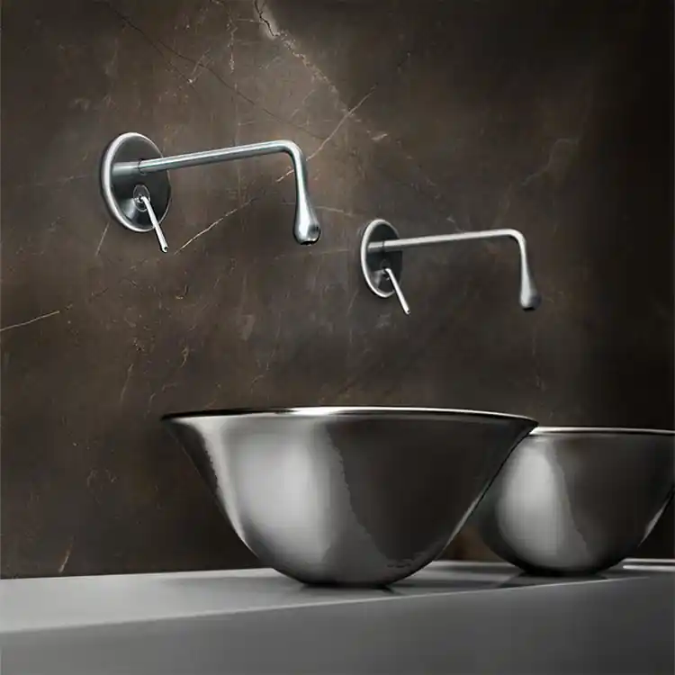 Lavabo comptoir noir Goccia Gessi