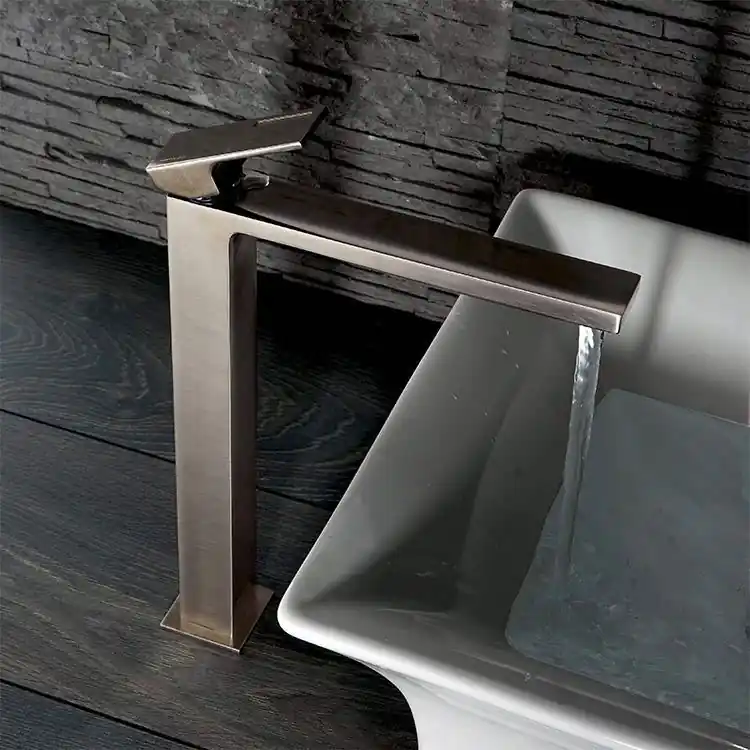 Mitigeur de lavabo haut Frattini Viva