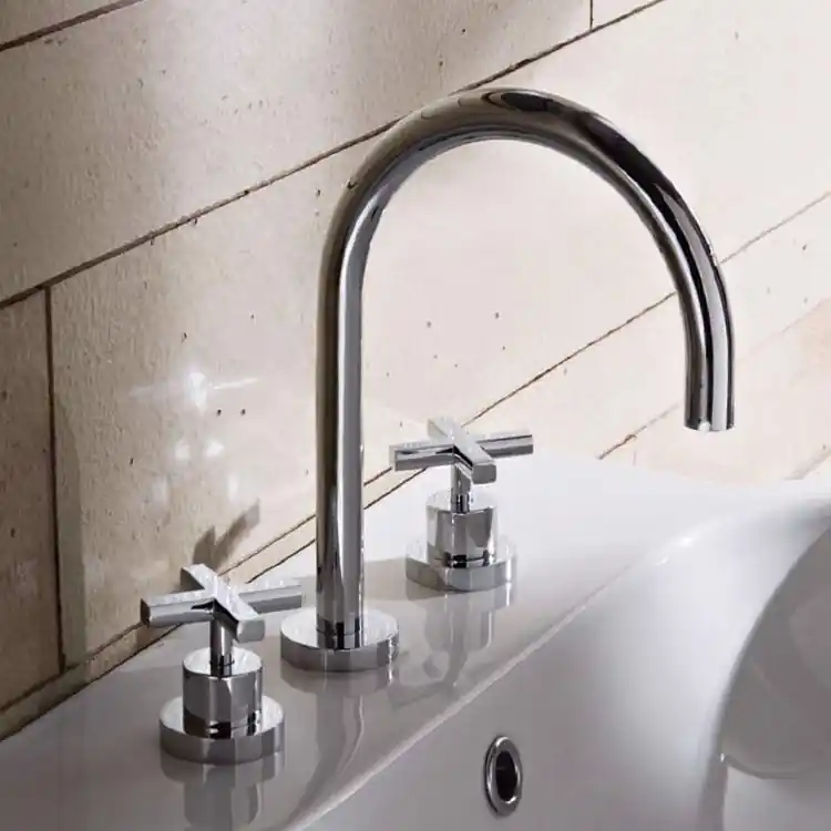 Mélangeur lavabo 3 trous Line Treemme