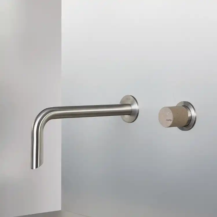 Mélangeur lavabo mural avec bec Doc Neve Rubinetterie