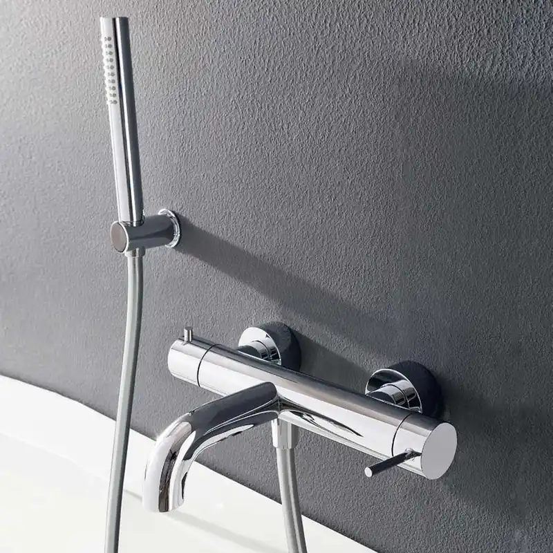 Robinet de baignoire monté au mur Up + TREEMME